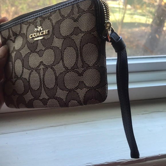 Brown Coach wristlet❤️ - Picture 12 of 15